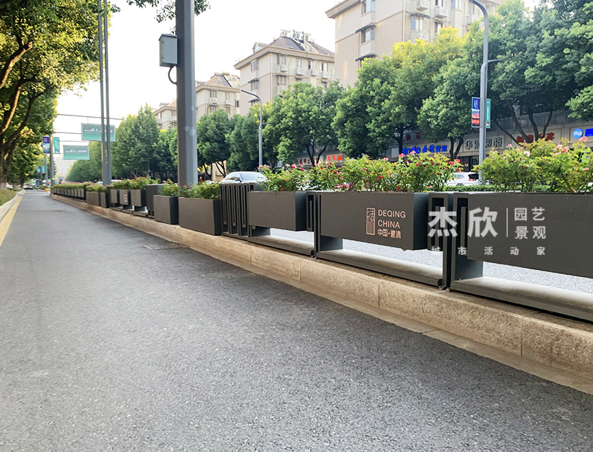 不銹鋼花箱鍍鋅板花箱鋁板花箱區別有哪些？